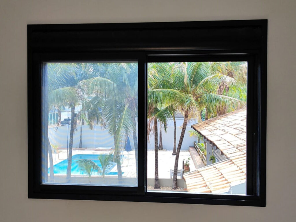 janela com persiana integrada automÁtica wi fi