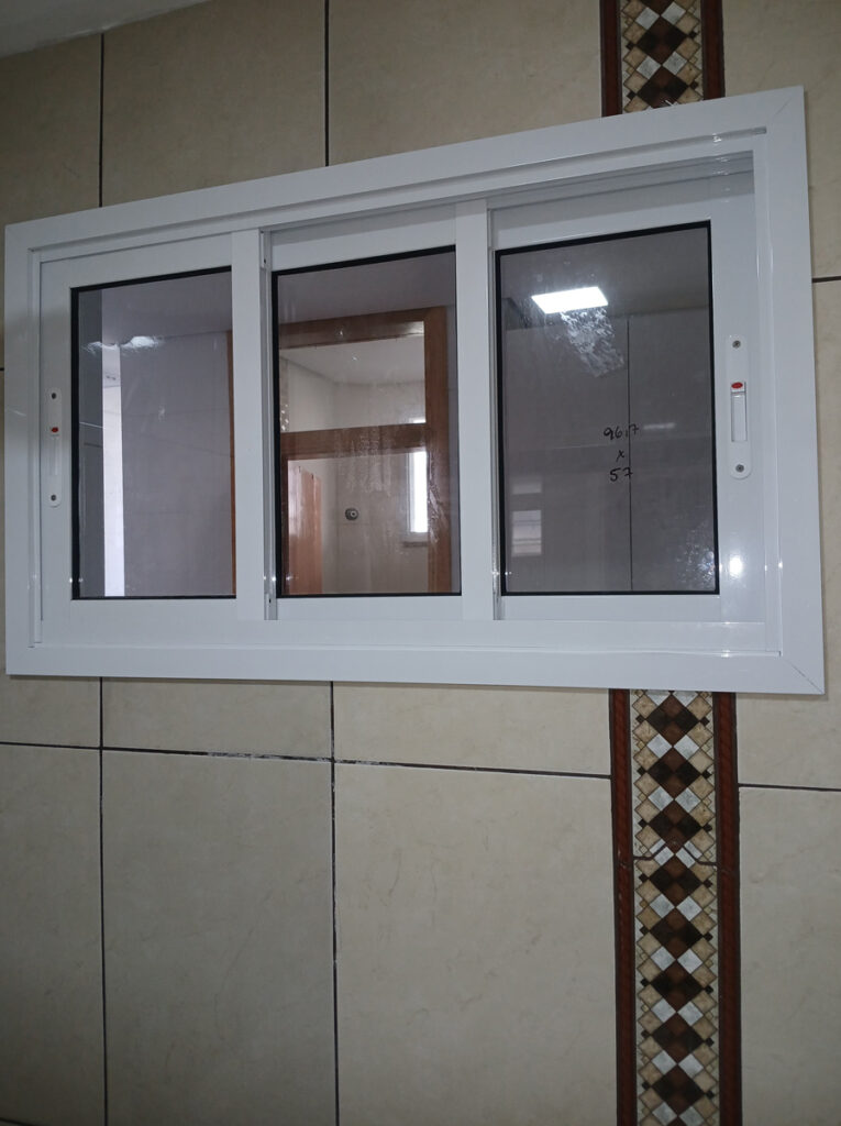 janela de correr 3 folhas (banheiro)