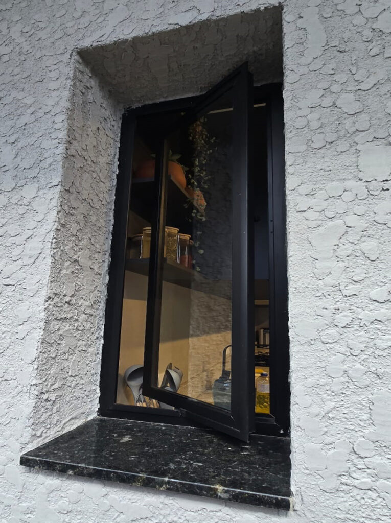 janela vitrÔ pivotante