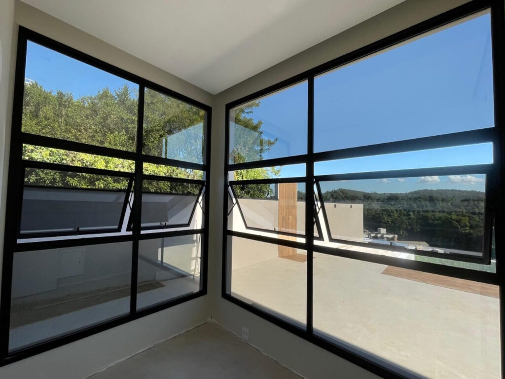 maxiam ar basculante com bandeira e peitoril fixos