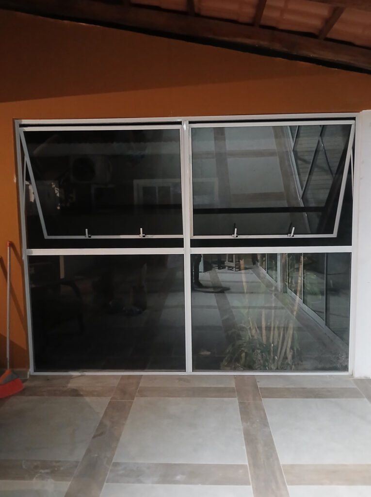 maxim ar basculante com fixo inferior