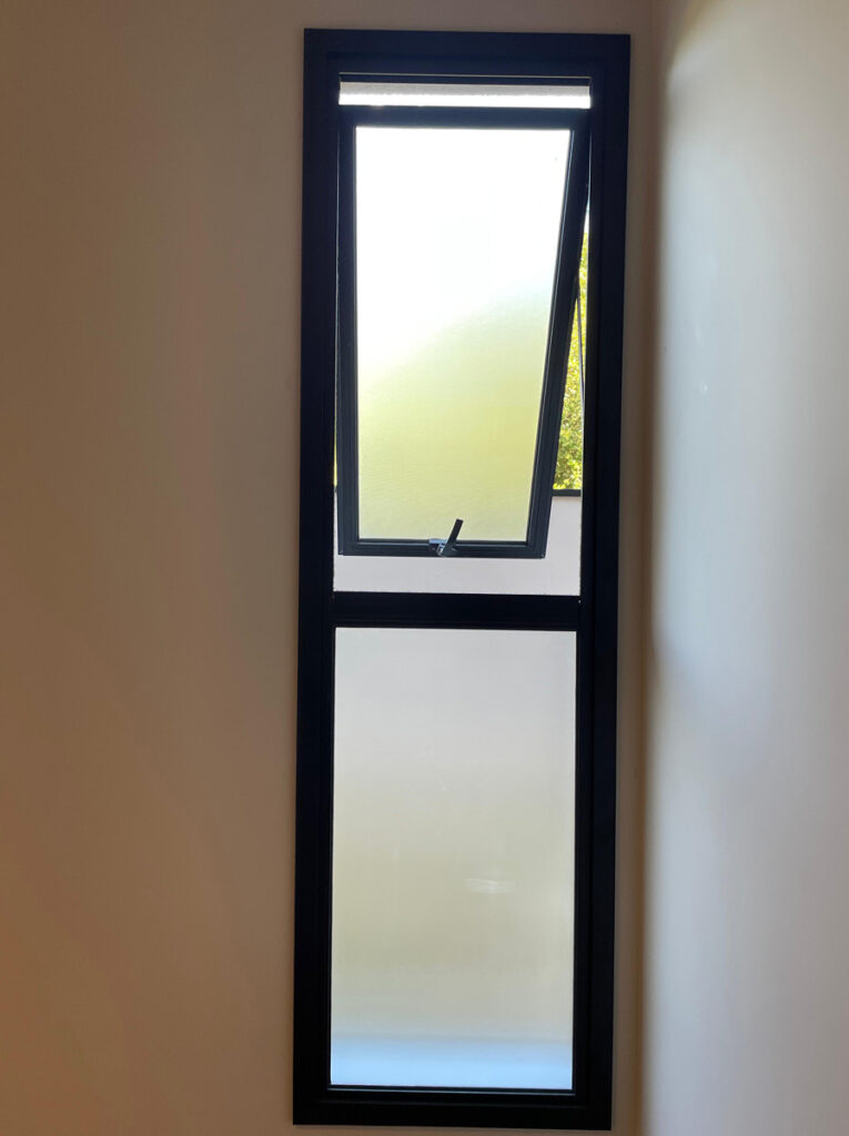 maxim ar basculante com peitoril fixo