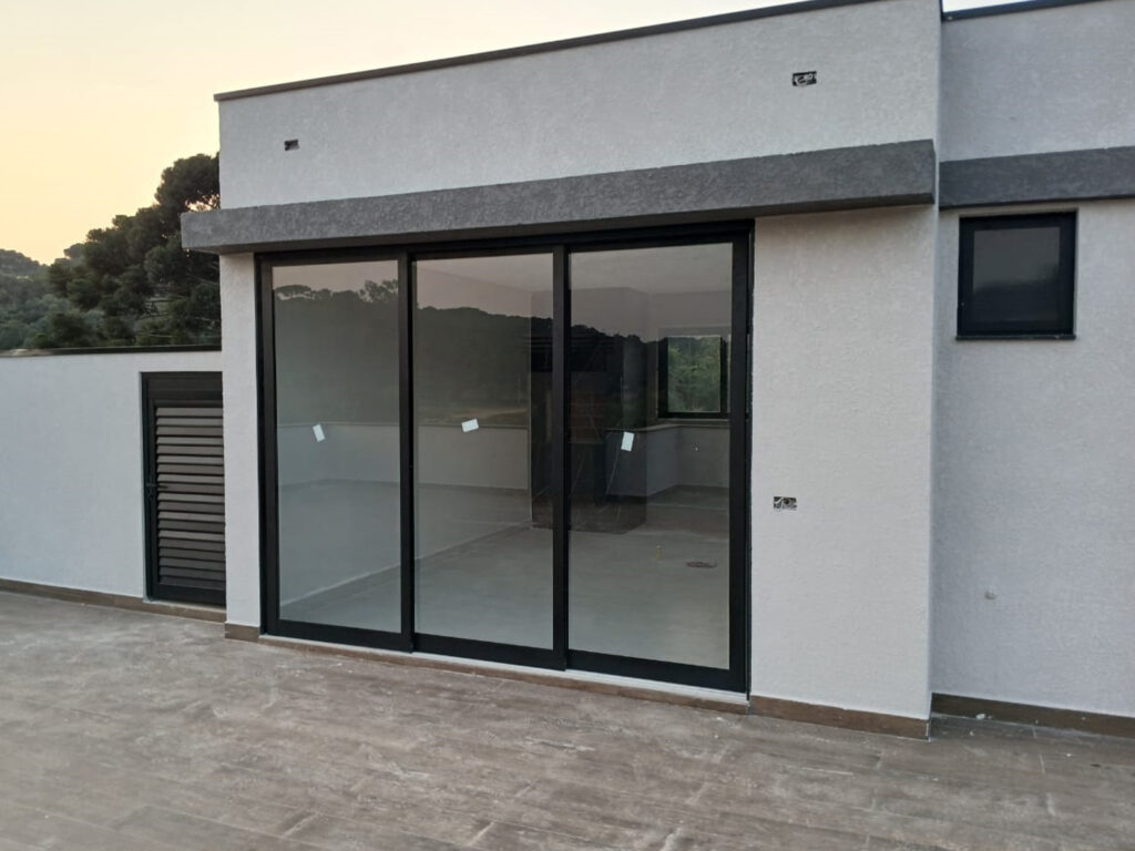 porta de correr 3 folhas com trilho macarrÃo(embutido) cor preto