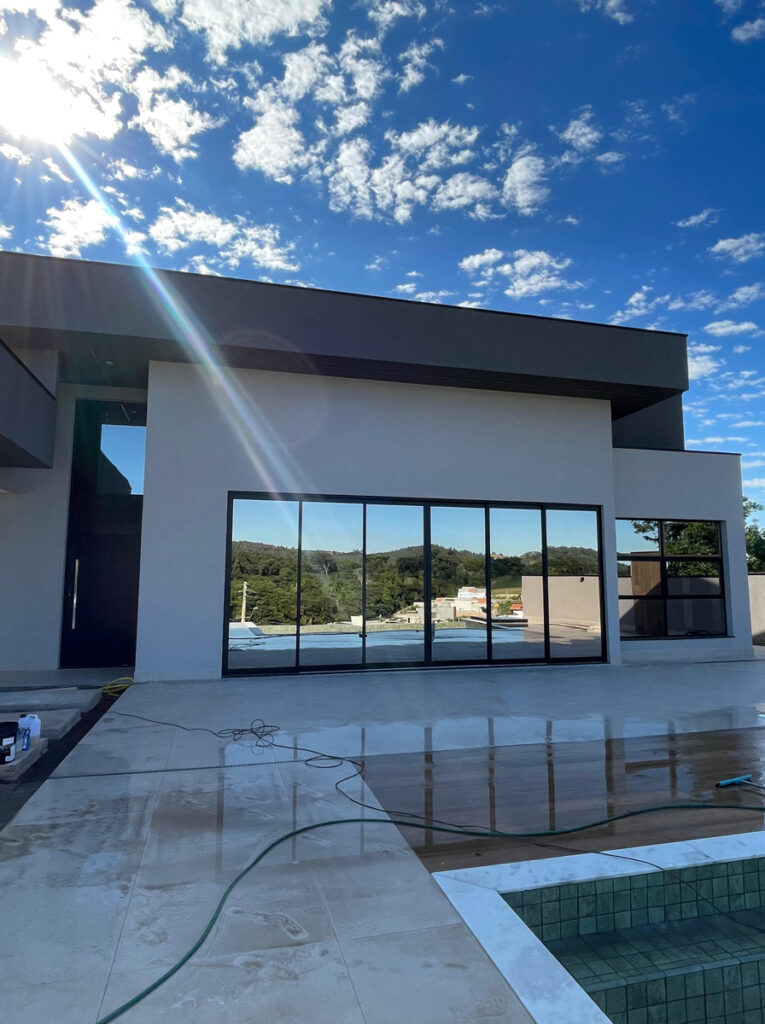 porta pivotante com vidro fixo superior porta balcÃo abertura central 6 folhas