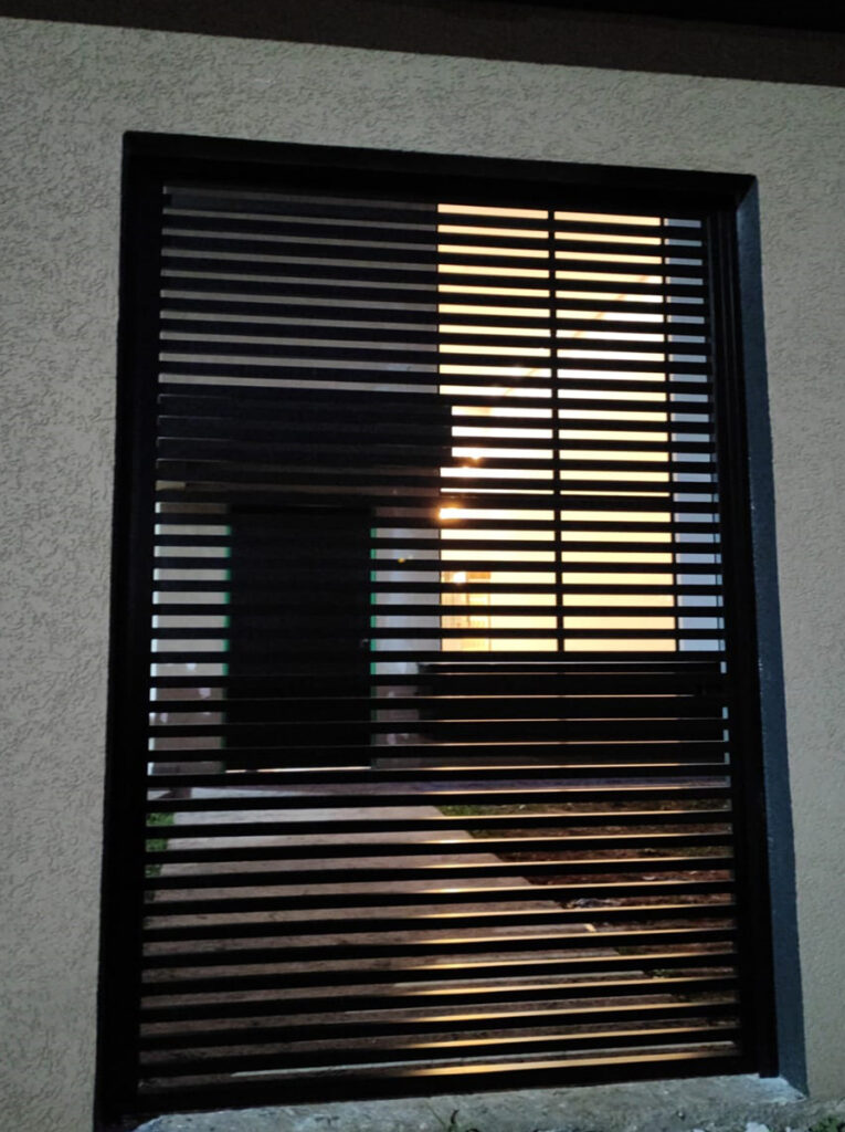 portÃo social em aluminio