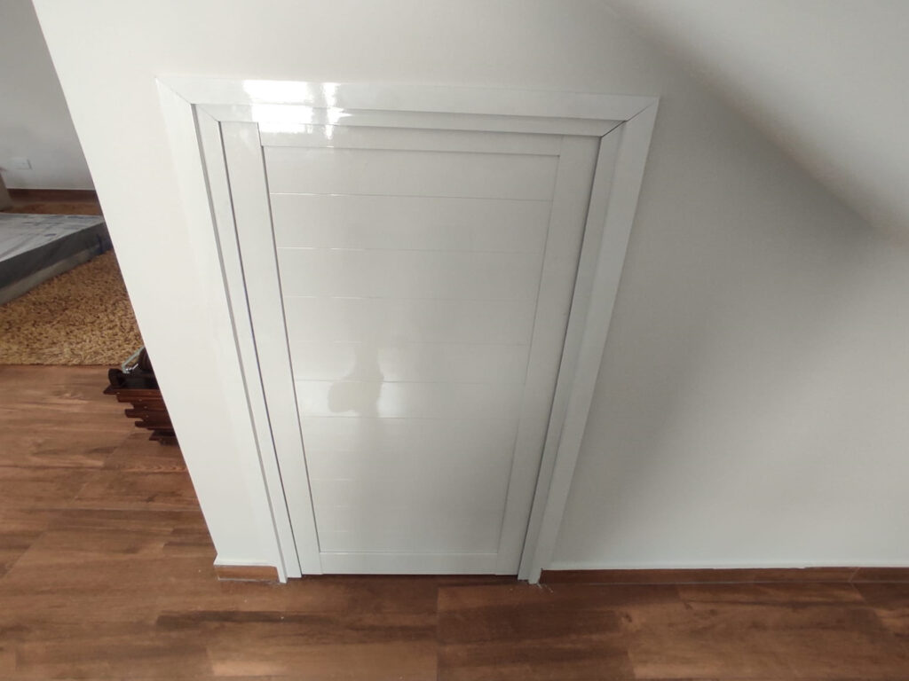 portinhola de veneziana fecho toque